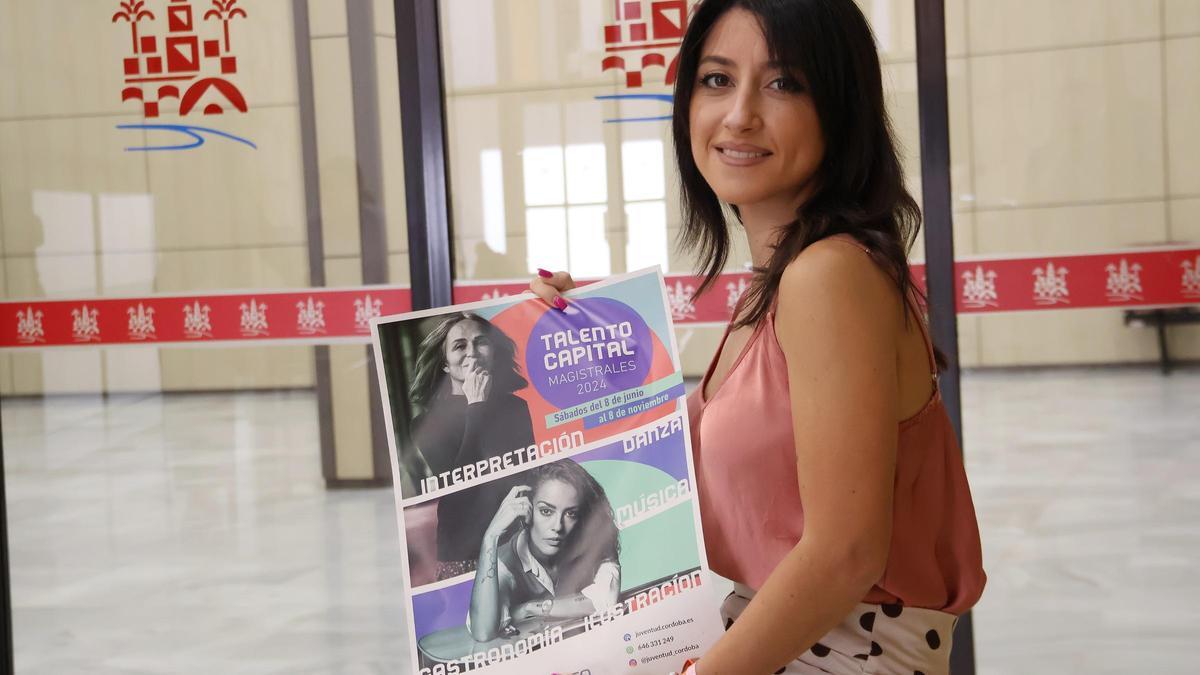 Cintia Bustos presenta el programa de Córdoba Talento Capital.