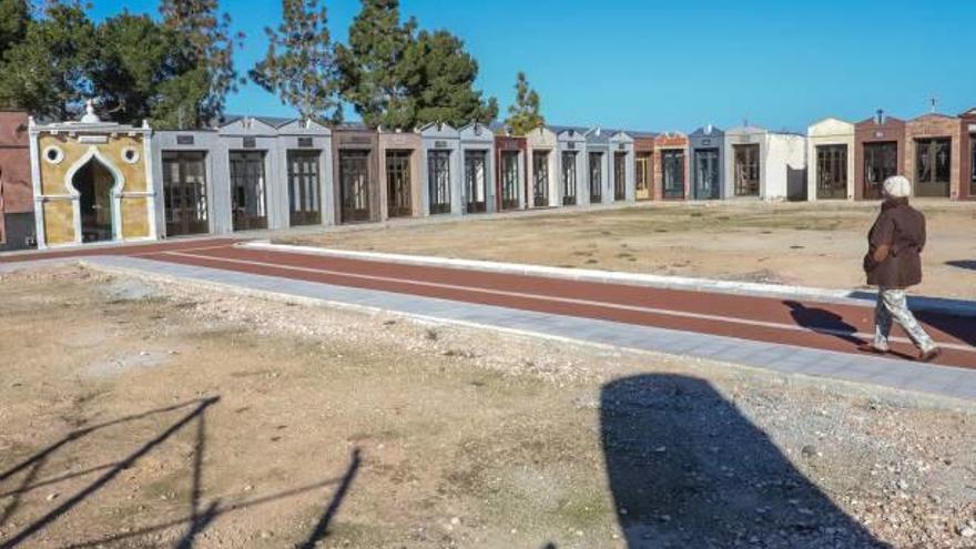 Imagen del cementerio municipal de Los Montesinos.