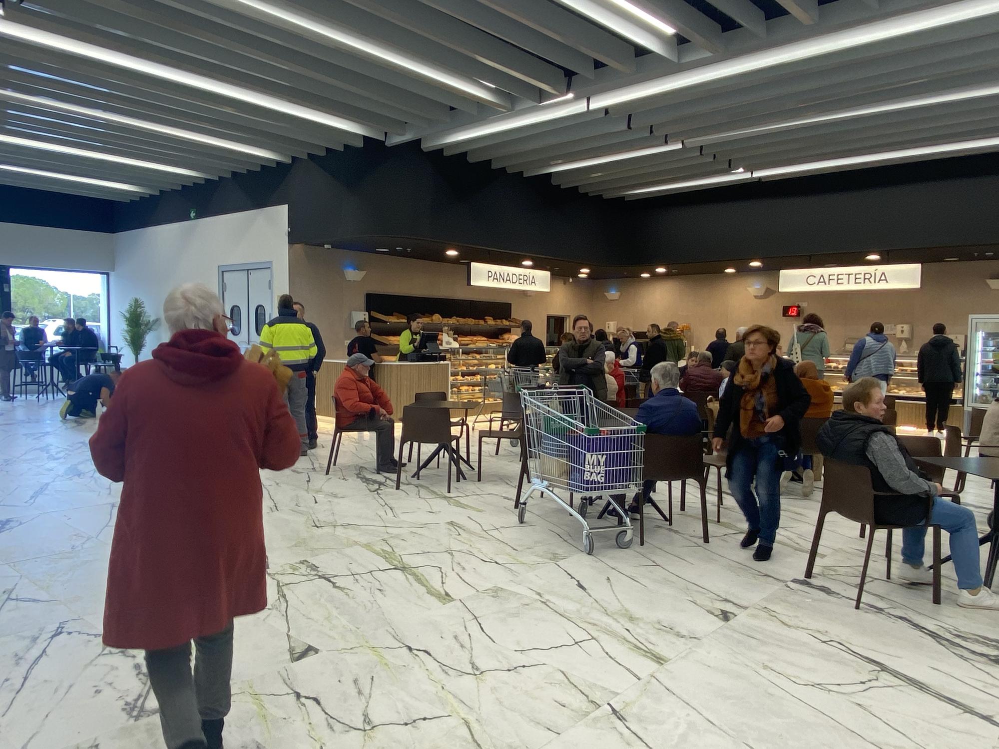 Así fue la esperada reapertura del centro comercial de Benicarló