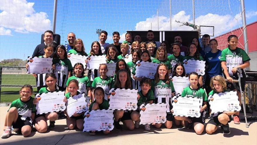 Molta il·lusió i ganes de futbol en el primer Campus Albinegre Femení