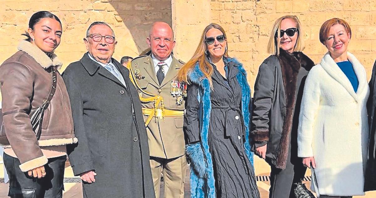 María del Mar Pérez, Paco Frau, Pepe Frau, Cuca Pérez, Águeda Ropero y María José Frau. María del Mar Pérez, Paco Frau, Pepe Frau, Cuca Pérez, Águeda Ropero y María José Frau.