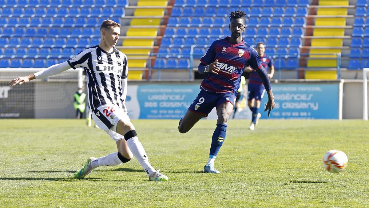 Nuha, en acció en el partit contra el Castelló