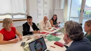 “Un proxecto de cidade barrio a barrio”: Blanco inicia una ronda por las zonas de Santiago para diseñar propuestas con los vecinos