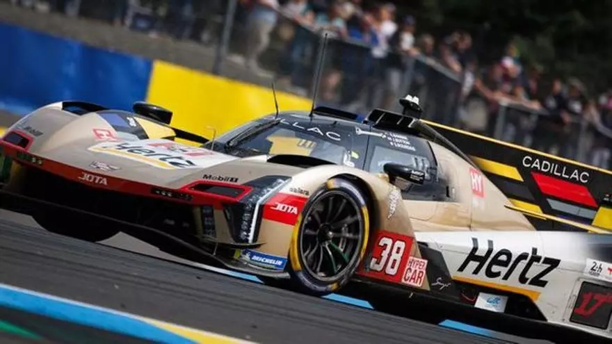 Las 24 Horas de Le Mans calientan motores con Cadillac haciendo historia