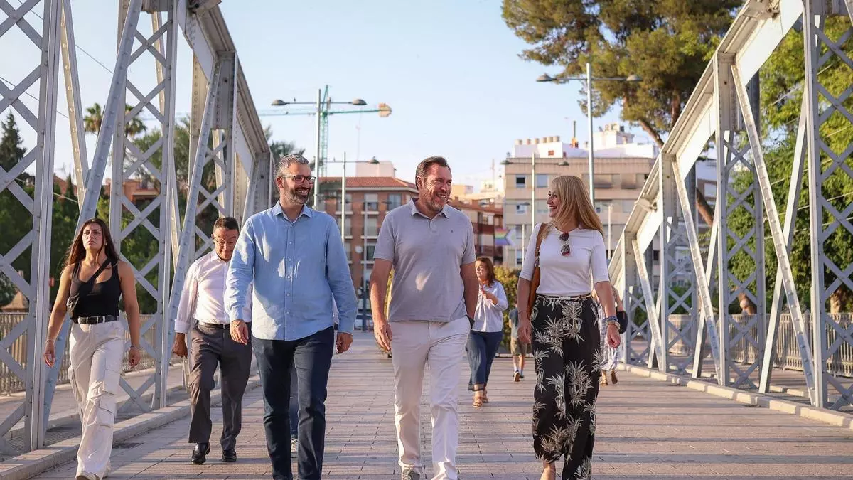Francisco Lucas: "El PP lleva 13 años sin  hacer un metro de autovía"