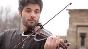 El violinista Jose Asunción s’ha fet famós amb la seva versió de ’Despacito’.