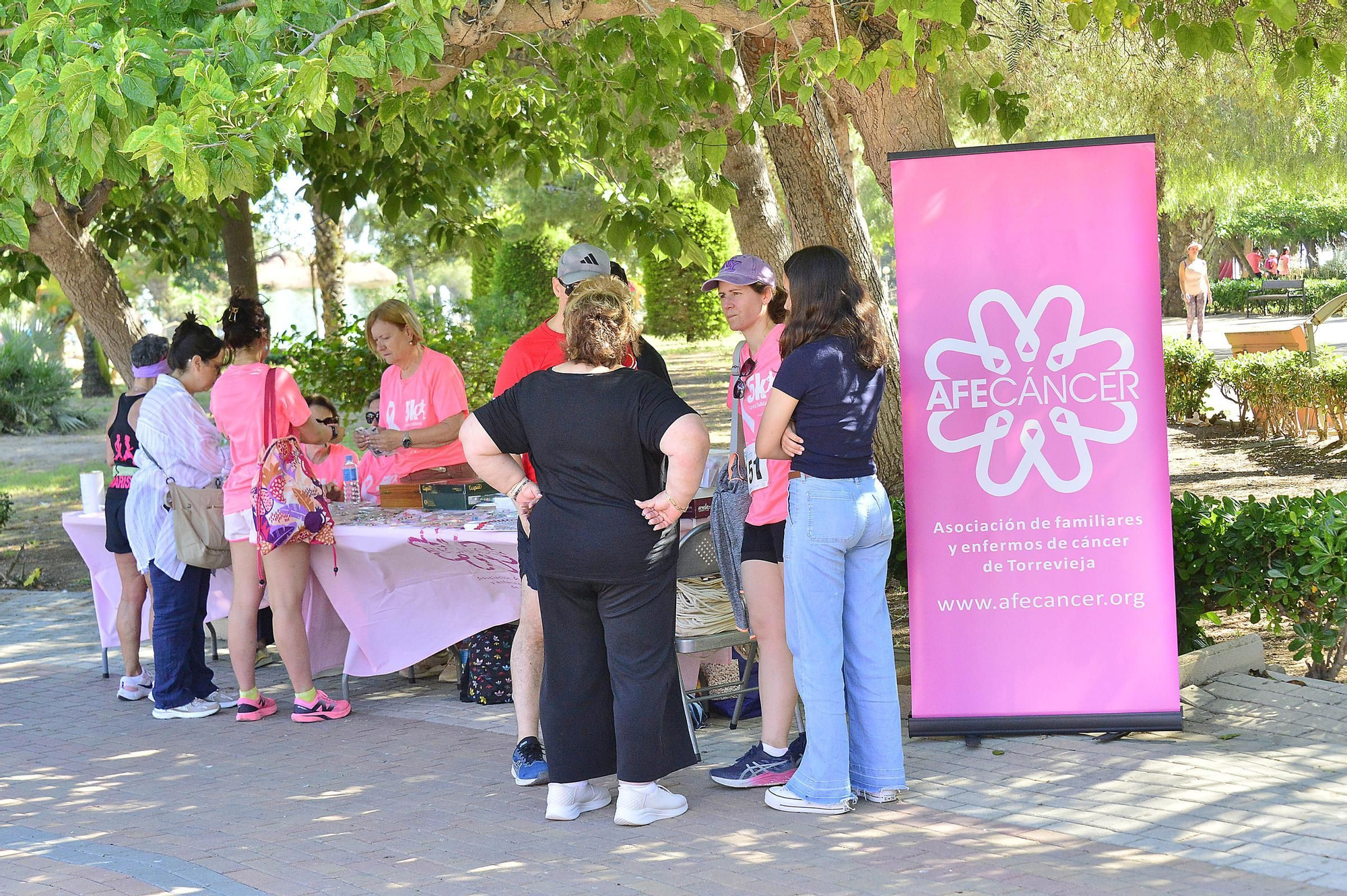 Carrera solidaria organizada por  QUIRÓNSALUD en beneficio de la asociación AFECÁNCER