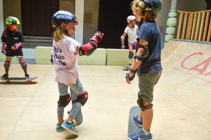 CLASES DE SKAETER EN EL CAAM