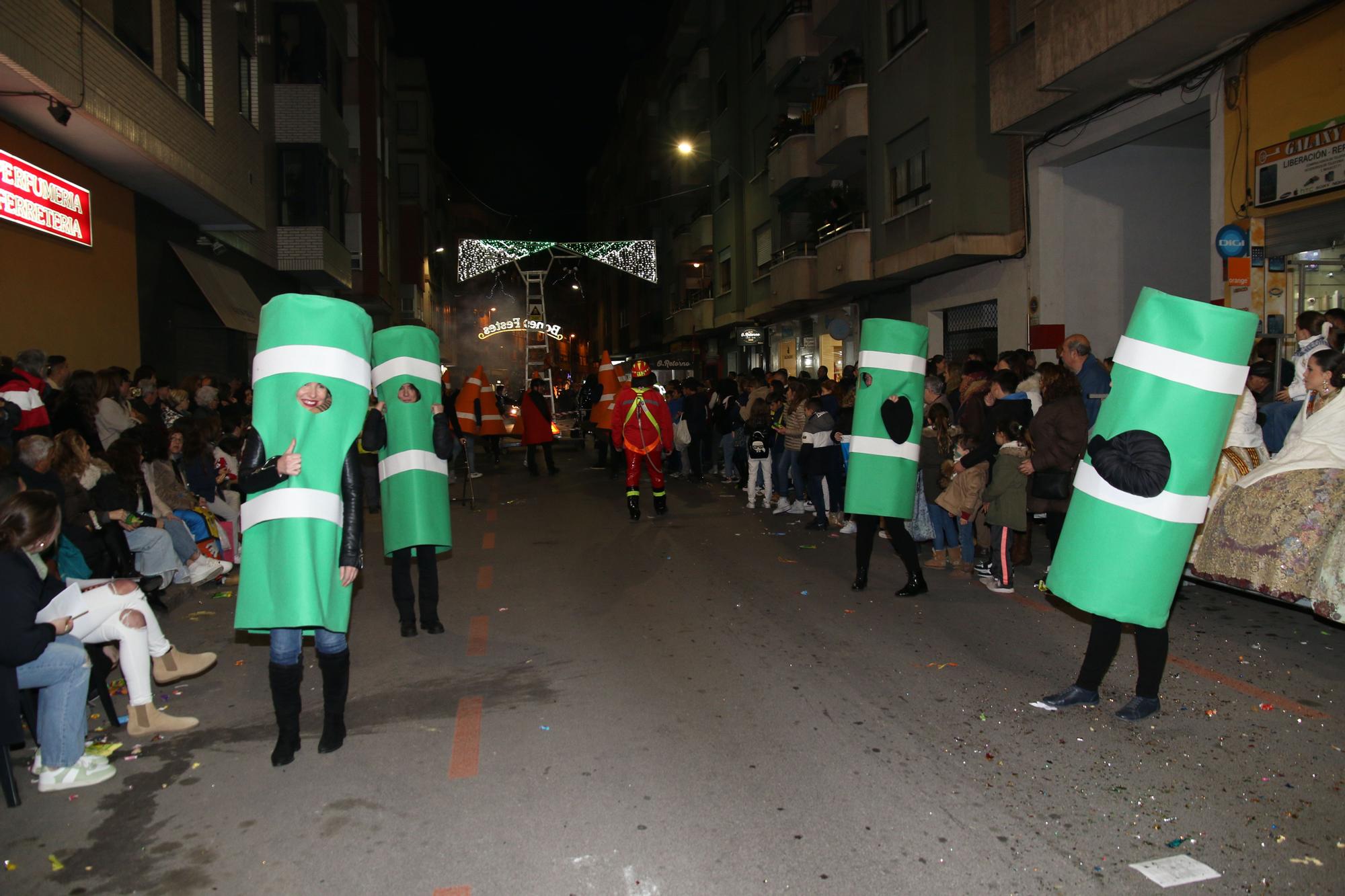 FOTOGALERÍA I La cabalgata del Ninot de Burriana, en imágenes