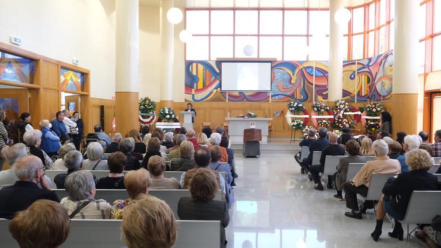 Lágrimas, emoción y un aplauso interminable despiden a la socialista María Teresa Sempere en Elche