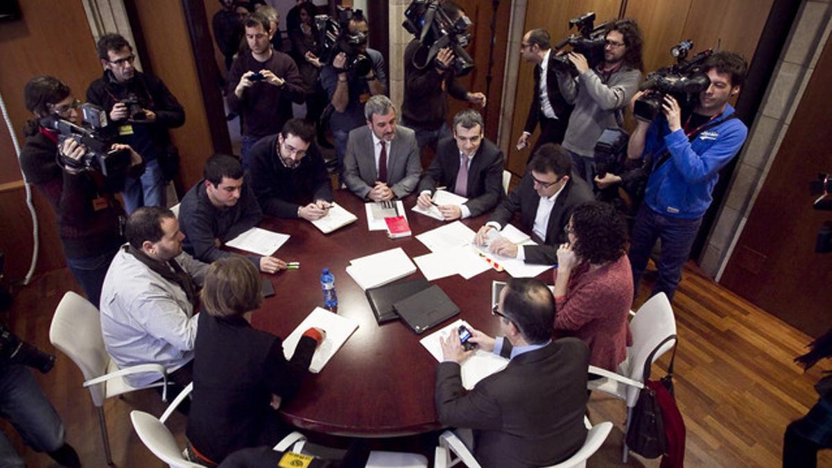 Reunión de los representantes de CiU, ERC, PSC, ICV-EUiA y la CUP en el Parlament, el pasado 18 de enero.