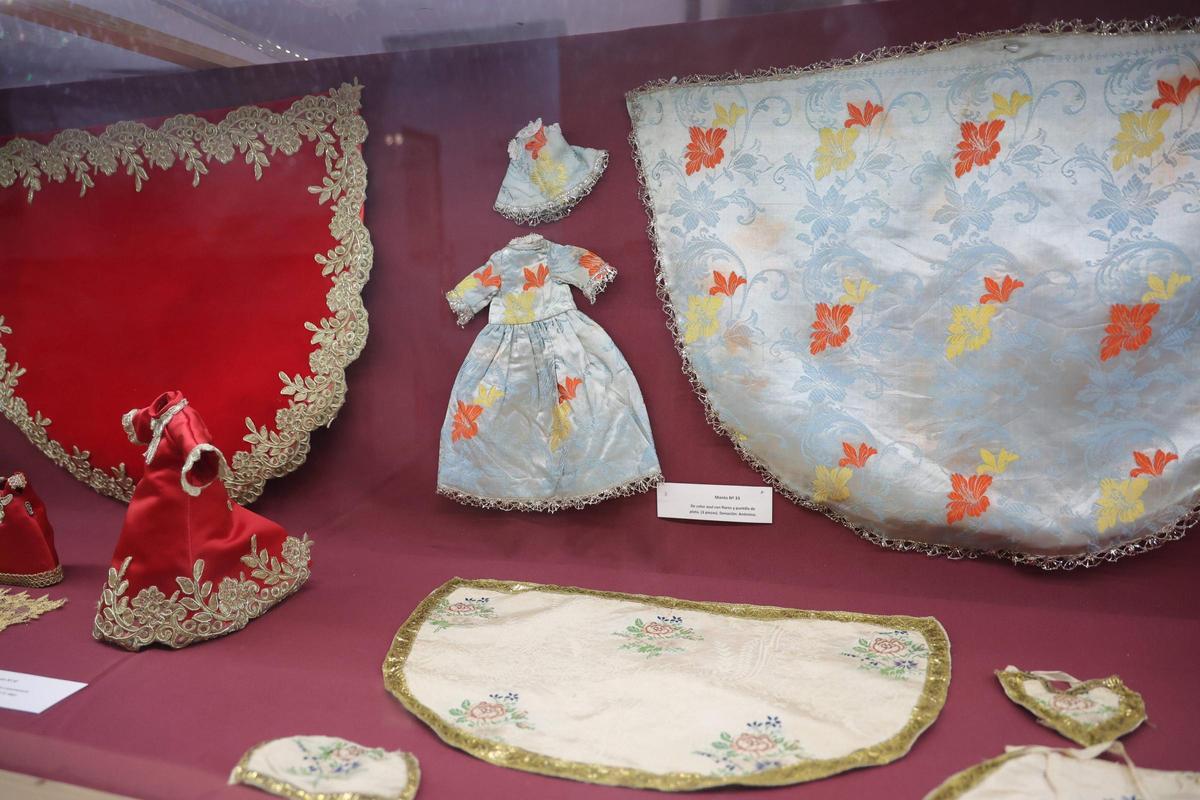 Galería | Así es la exposición de mantos de la Virgen de la Montaña Primigenia de Cáceres Galería | Así es la exposición de mantos de la Virgen de la Montaña Primigenia de Cáceres