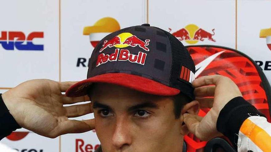 Marc Márquez, en el &quot;box&quot; de Repsol-Honda.