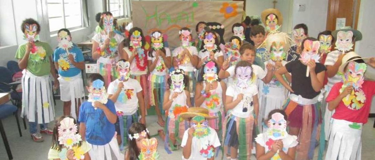 Niños en la ludoteca del centro vecinal de Valladares.