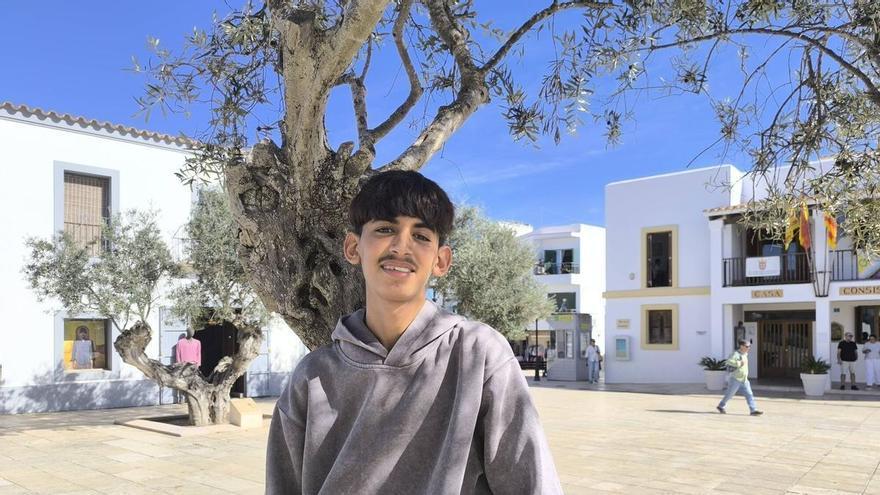 Historia de un menor migrante no acompañado: de veterinario a cocinero pasando por Formentera