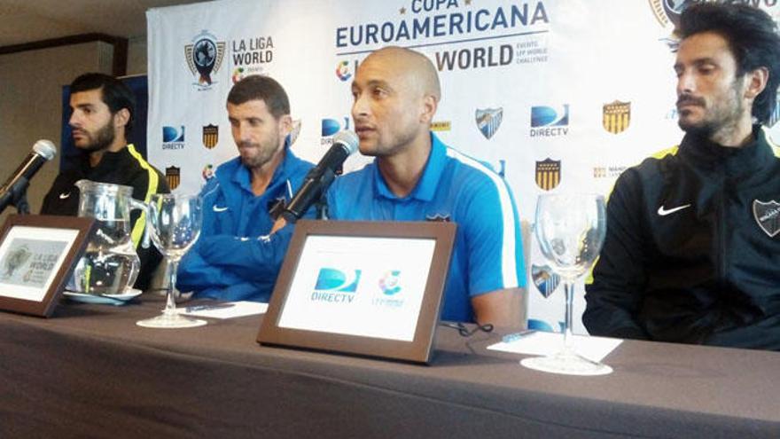 Miguel Torres, Javi Gracia, el «Gato» Romero y Marcos Angeleri representaron al Málaga CF en la presentación del partido contra el Peñarol.