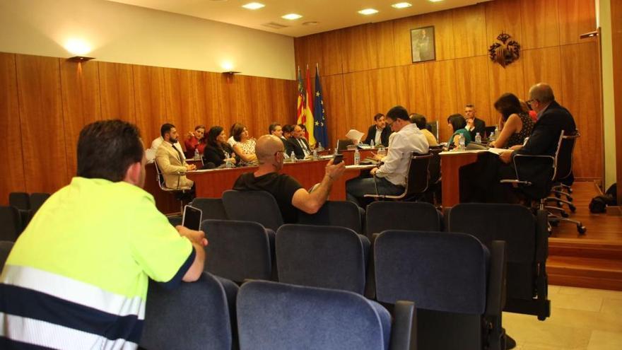 PP y Cs ven innecesario fiscalizar la contrata del agua en Orihuela