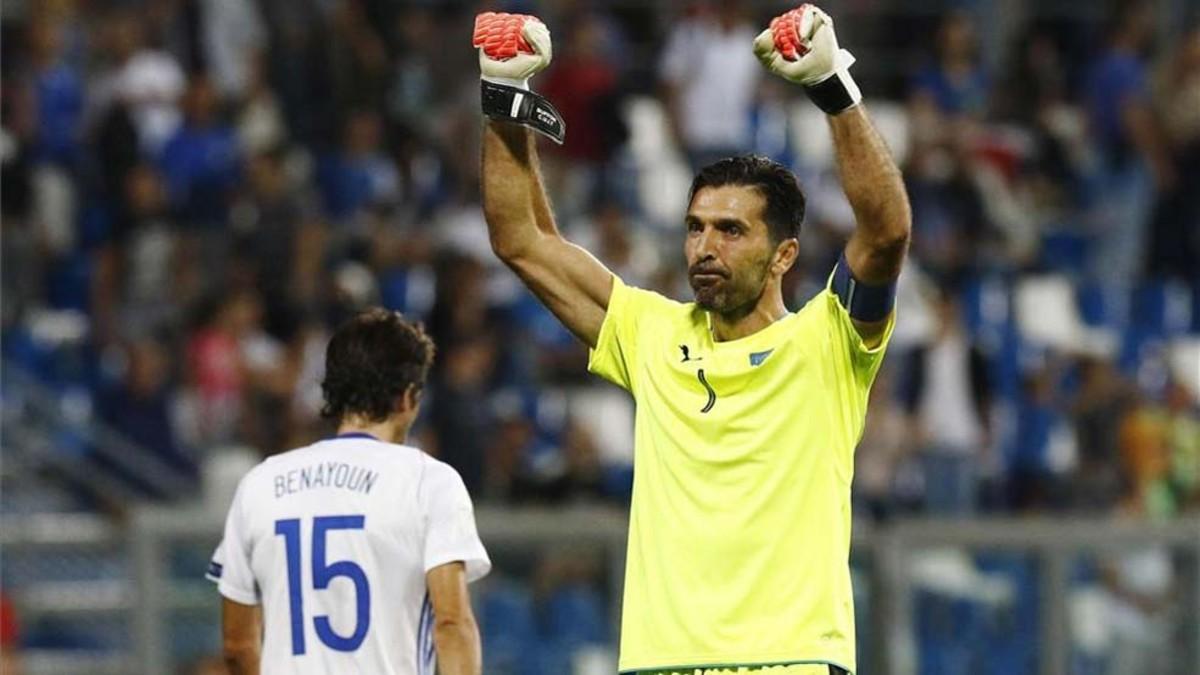 Buffon se mostró crítico con la afición italiana