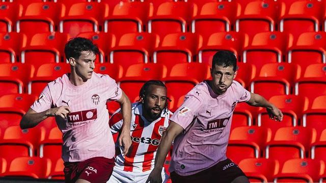 Corberán se aferra a su columna | VALENCIA CF