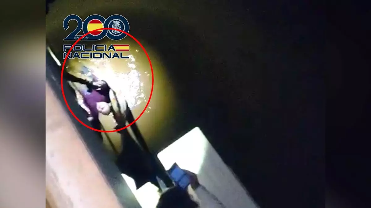 Un policía fuera de servicio salva la vida de dos personas en Benetúser