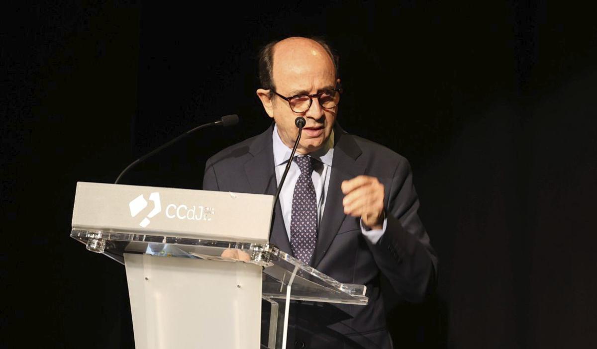 Recuerdo a 50 médicos que marcaron la sanidad pitiusa