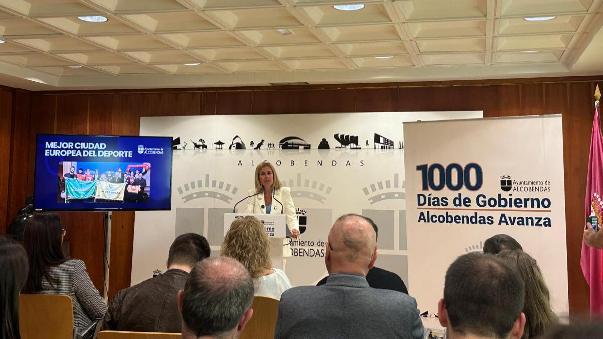 La alcaldesa de Alcobendas, Rocío García Alcántara, durante la presentación del balance de sus primeros 1.000 días de mandato.