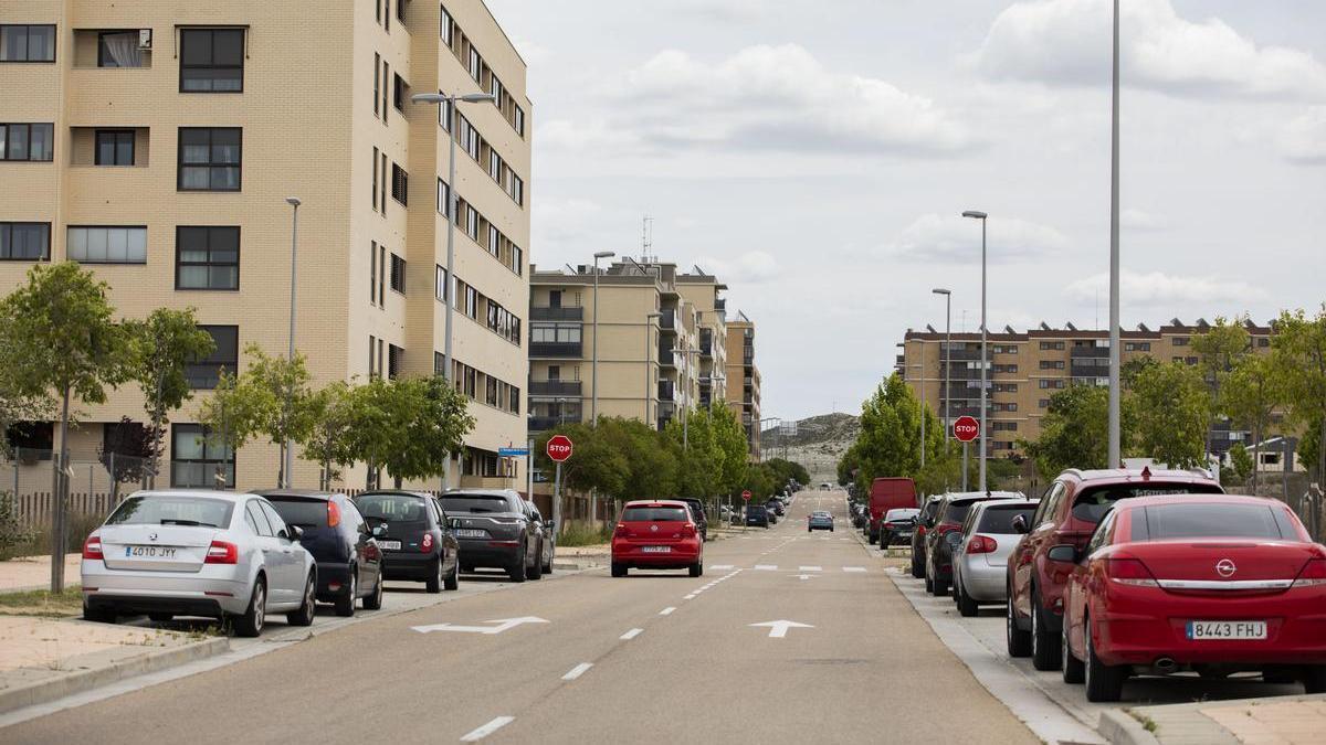 Una calle del barrio de Arcosur, en Zaragoza.