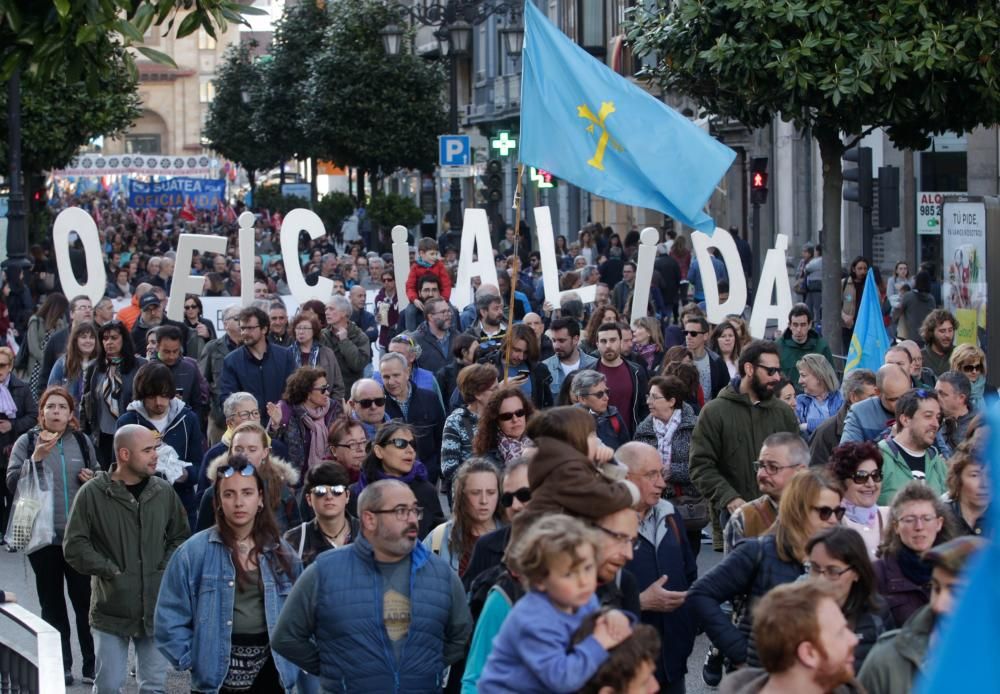 Manifestación por la Oficialidad en Oviedo