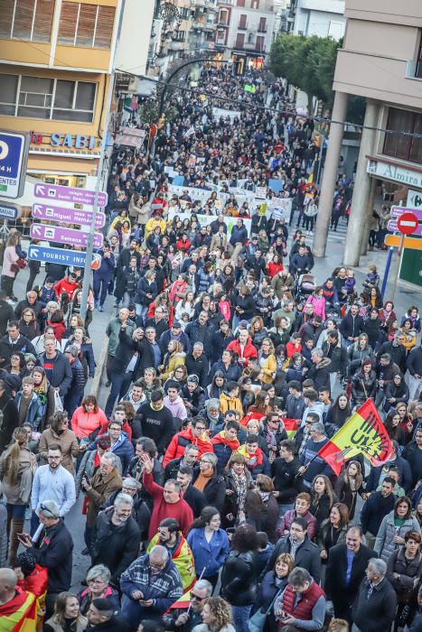 Veinte mil personas reclamaron ayer en las calles de Orihuela la derogación de la ley de Plurilingüismo