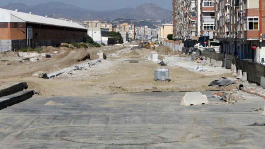 Obras de construcción del bulevar sobre las vías del AVE.