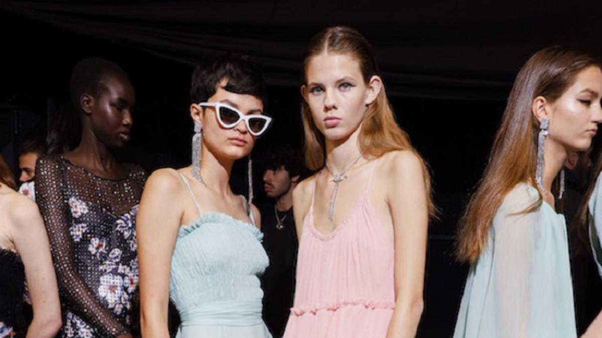 Colores pastel en el 'backstage' de Blumarine, colección primavera-verano 2020