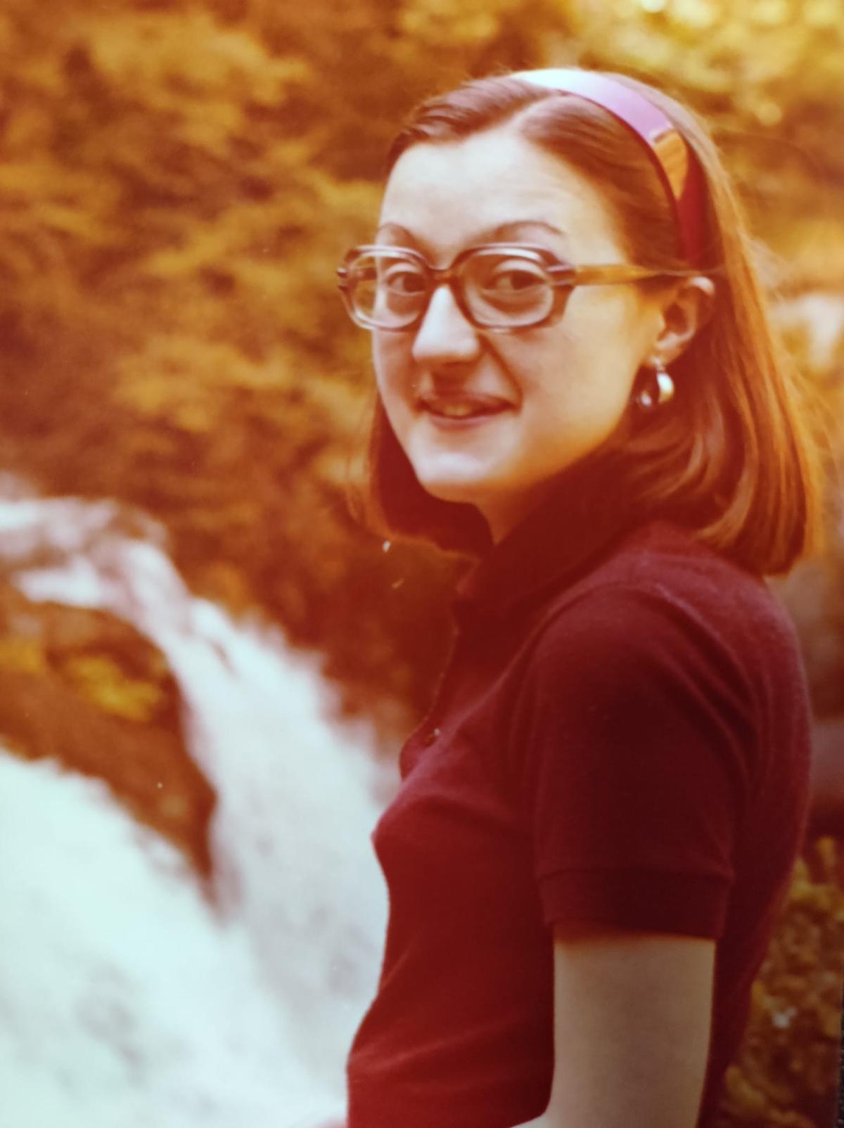 Roser Farràs, l'estiu de l'any 1975 en una sortida a Castellar de n'Hug