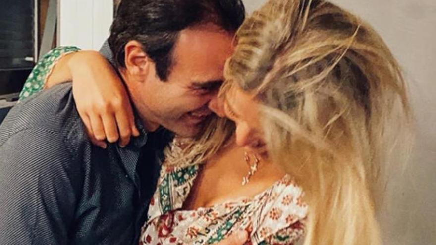 Ana Soria hace pública su primera fotografía con Enrique Ponce