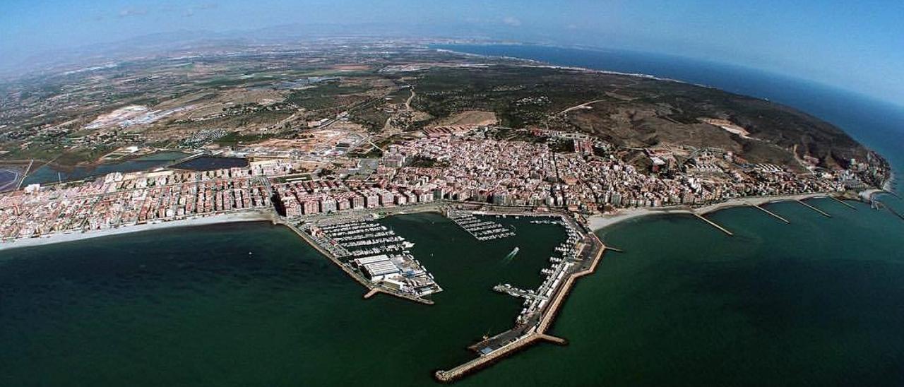 Una vista aérea de Santa Pola facilitada por Compromís