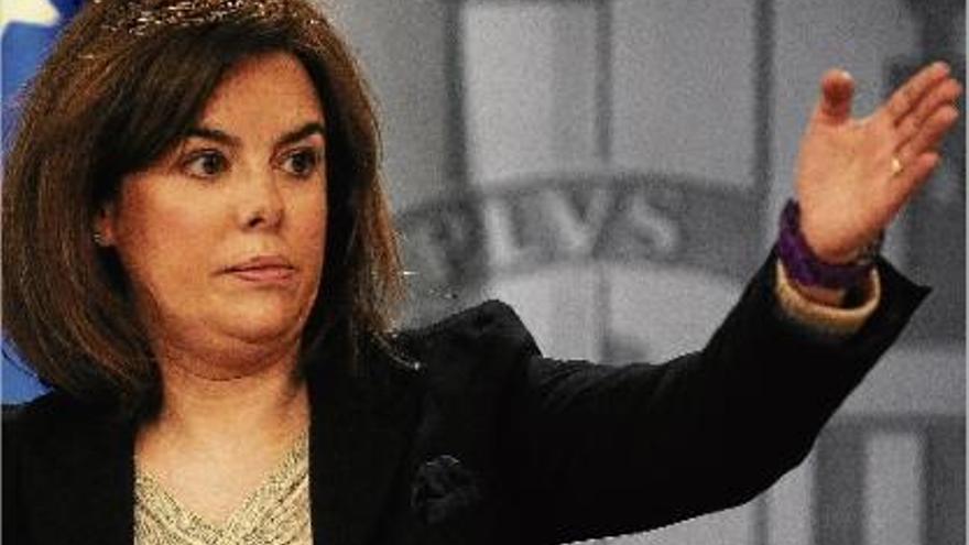 La vicepresidenta de l&#039;Executiu, Soraya Sáenz de Santamaría, ahir, en roda de premsa.