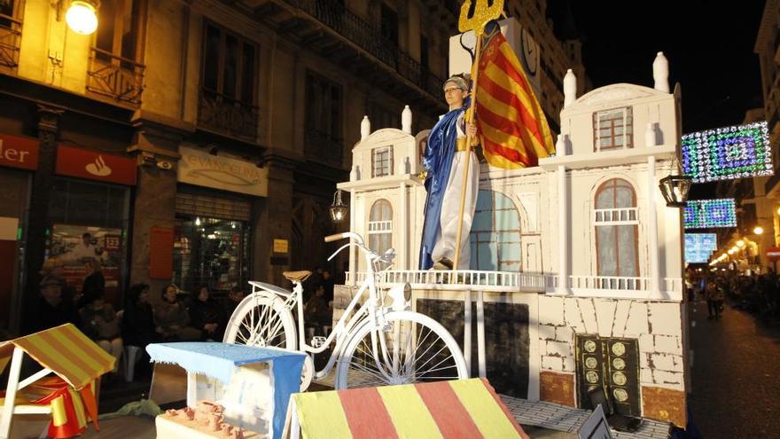 El cambio político centra la crítica en la Cabalgata del Ninot