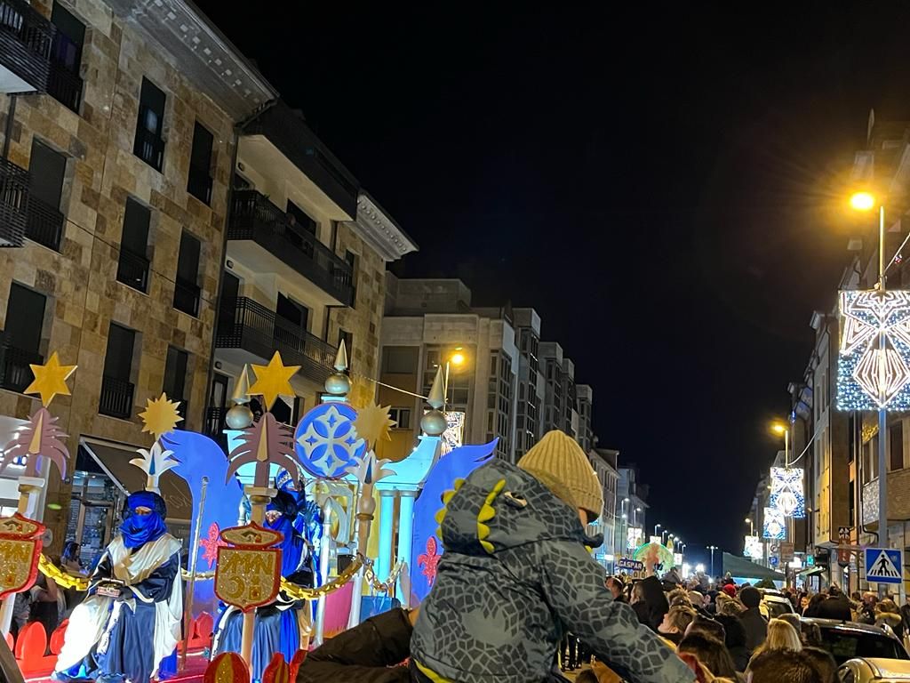 La multitudinaria cabalgata de Reyes de Villaviciosa