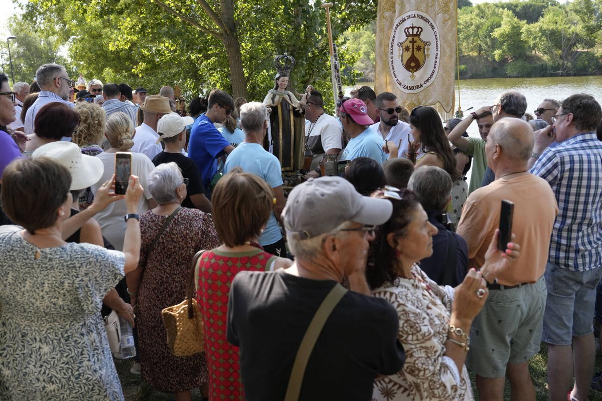Procesión fluvial de la Virgen del Carmen, en colaboración con pirgagüistas zamoranos Procesión fluvial de la Virgen del Carmen, en colaboración con pirgagüistas zamoranos