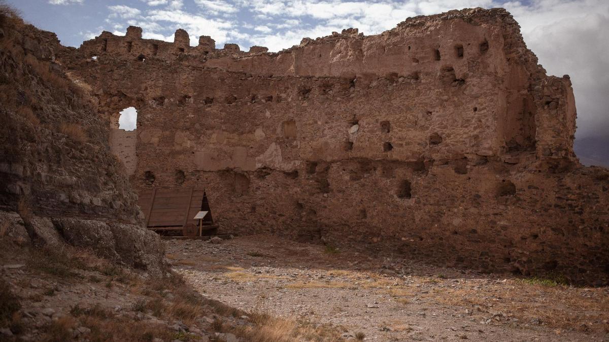 Según la leyenda, el castillo de Trasmoz fue levantado por un nigromante en una sola noche tras invocar a los espíritus.