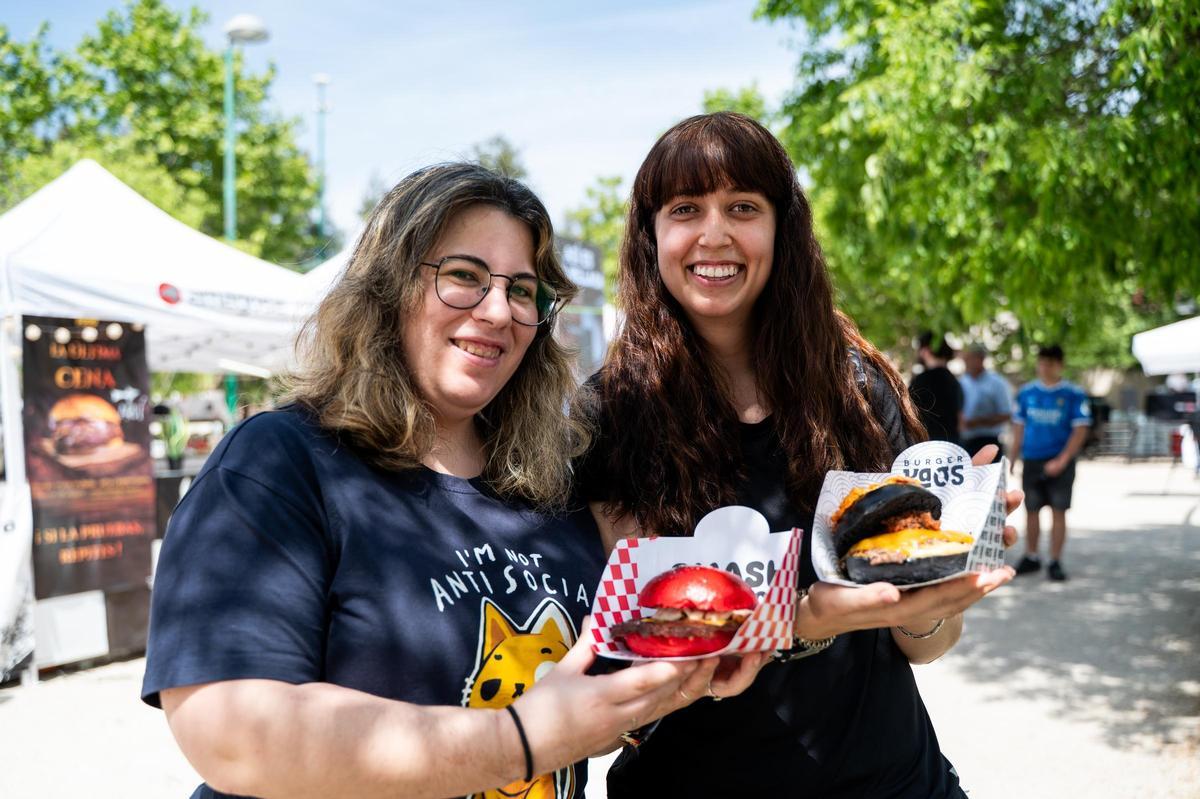 Galería | Así fue el evento de hamburguesas y tartas de queso en el parque Padre Pacífico de Cáceres