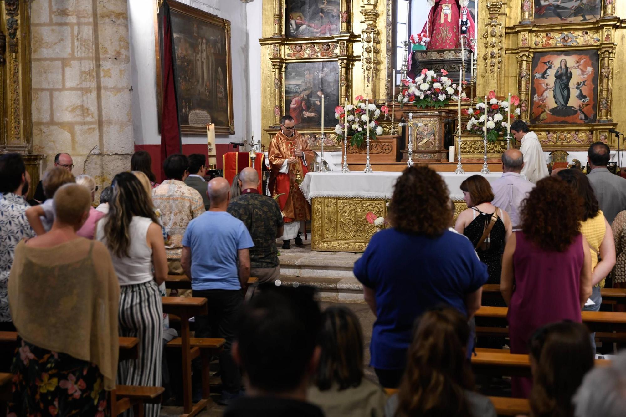 Entrada de 35 personas en la Cofradía de La Virgen de la Concha.