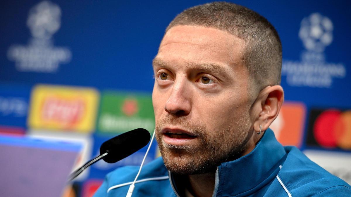 Papu Gómez en rueda de prensa previa a un partido de Europa League