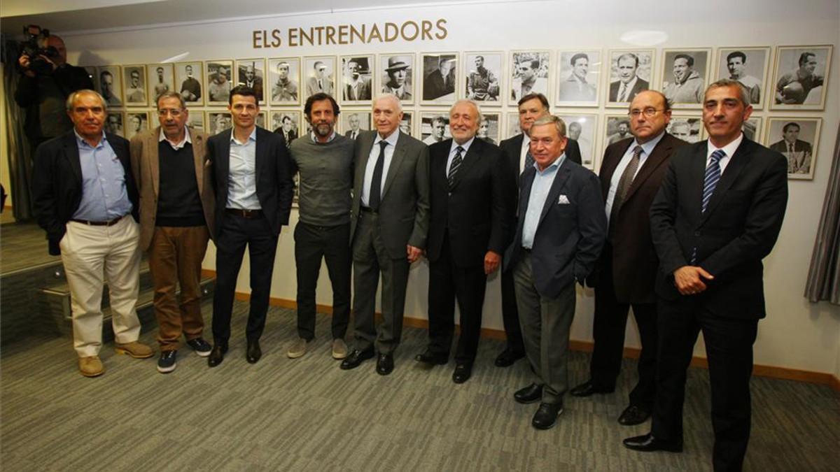 El Espanyol homenajeó a sus entrenadores con Santamaría a la cabeza