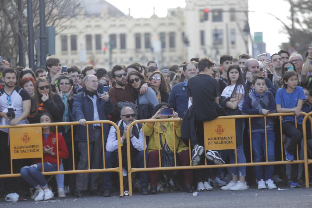 Búscate en el público de la mascletà del 1 de marzo