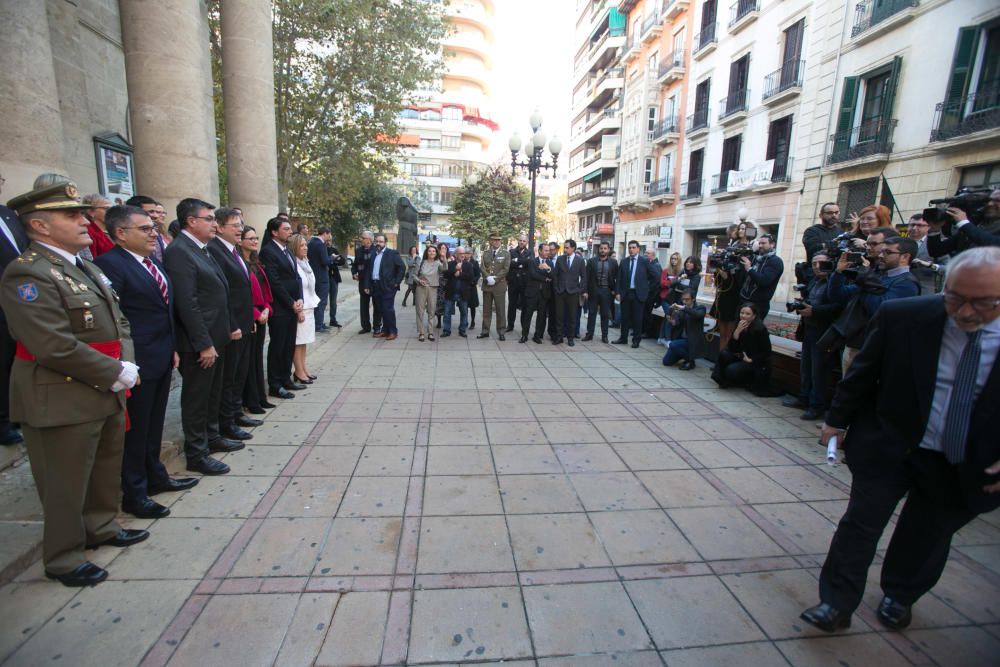 La Generalitat en pleno celebra en Alicante las cuatro décadas de la Carta Magna con un acto institucional en el Teatro Principal que llega en medio de los ataques al modelo territorial y de la alerta ultra.