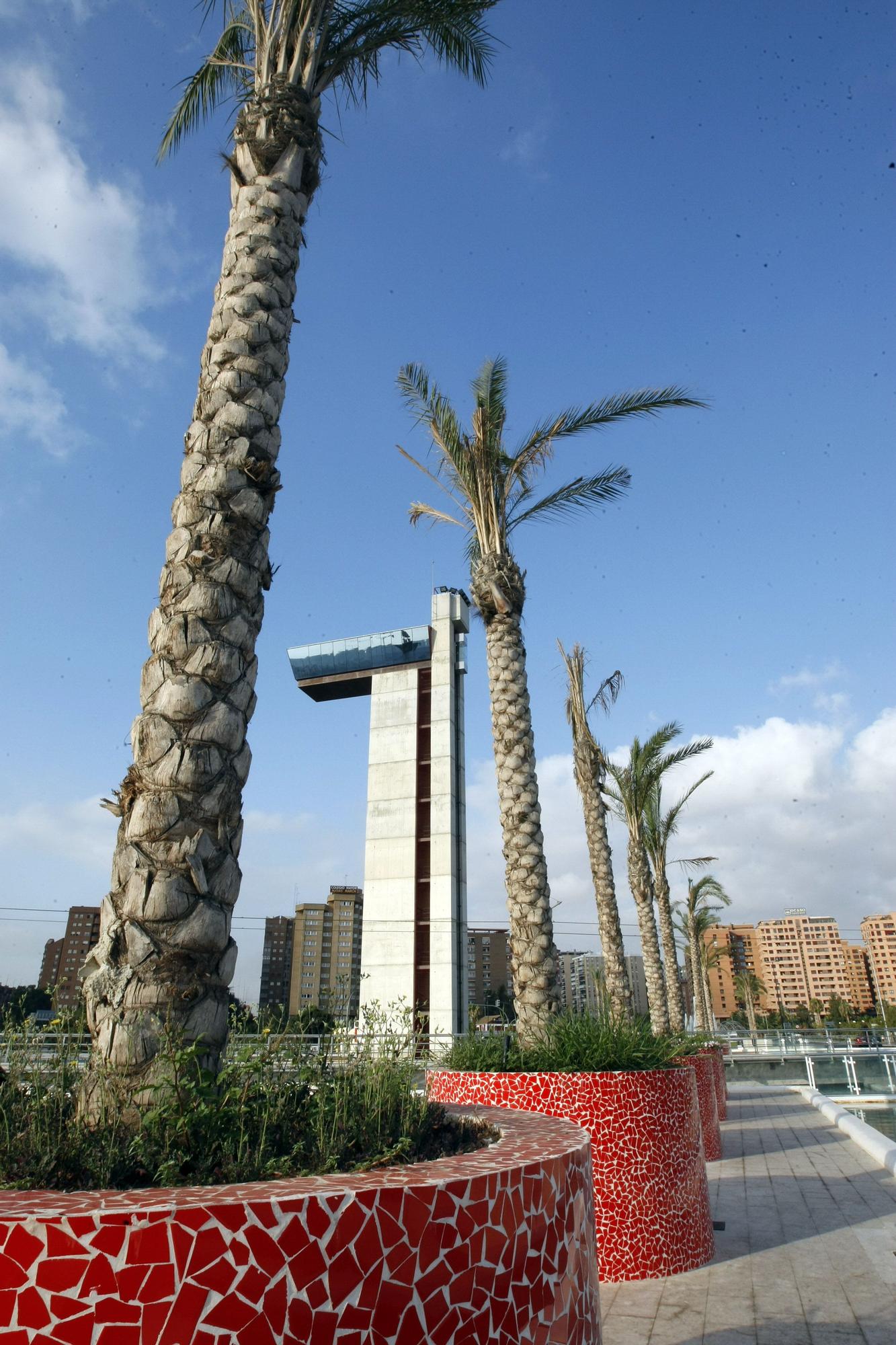 Torre Miramar: el millonario mirador que acabó en el abandono