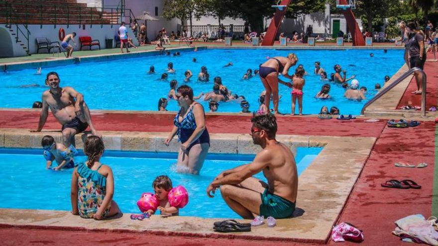 Imagen de la piscina municipal José Trenzano.