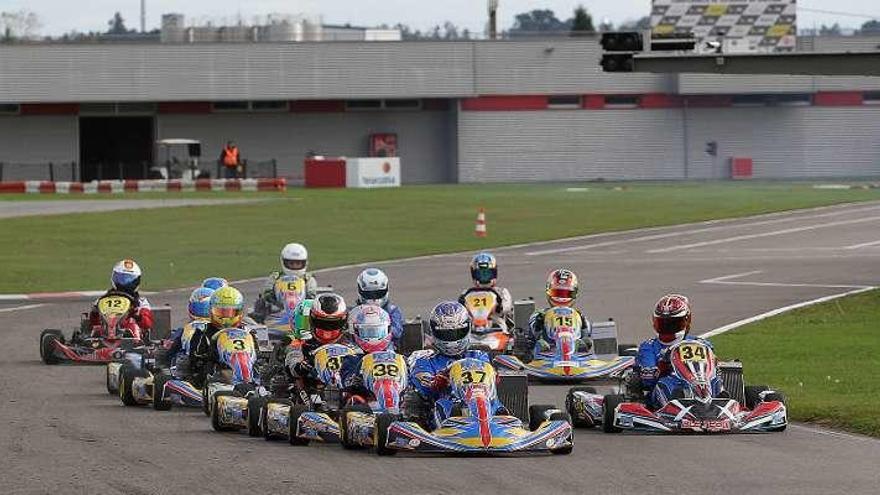 Karts de la categoría X-30, junior y senior.