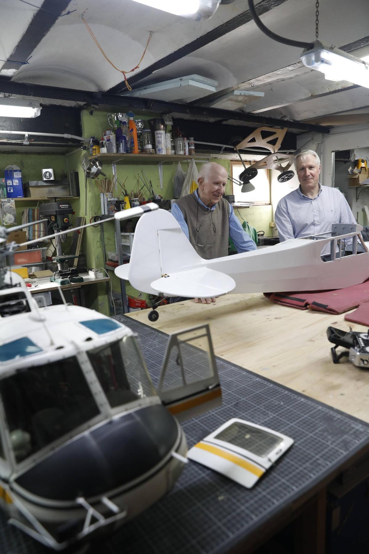 EN IMÁGENES: Arnao, cuna de uno de los últimos clubes de aeromodelismo de Asturias