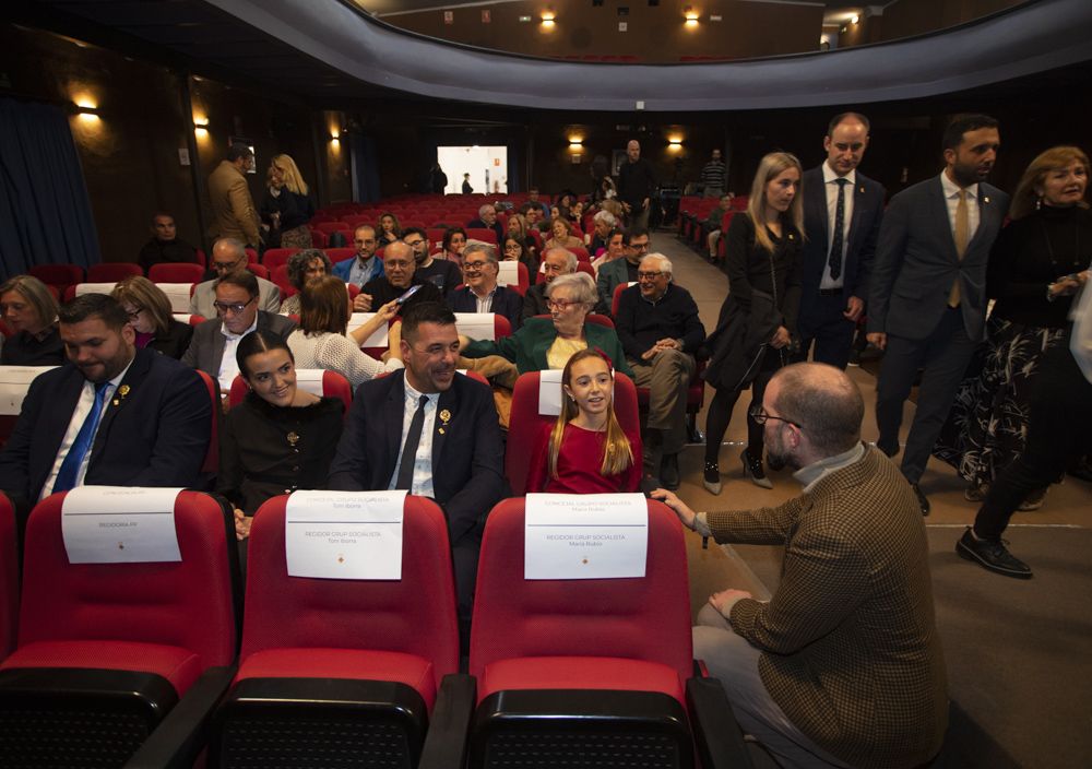 Alumnos de Sagunt leen la Carta Magna el Día de la Constitución